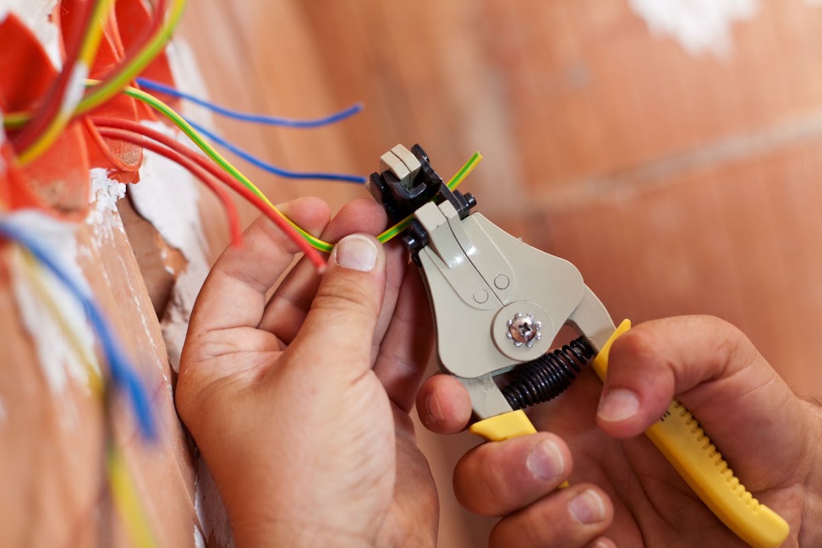 Alan Holford Electrical, Handyman & Maintenance Services
