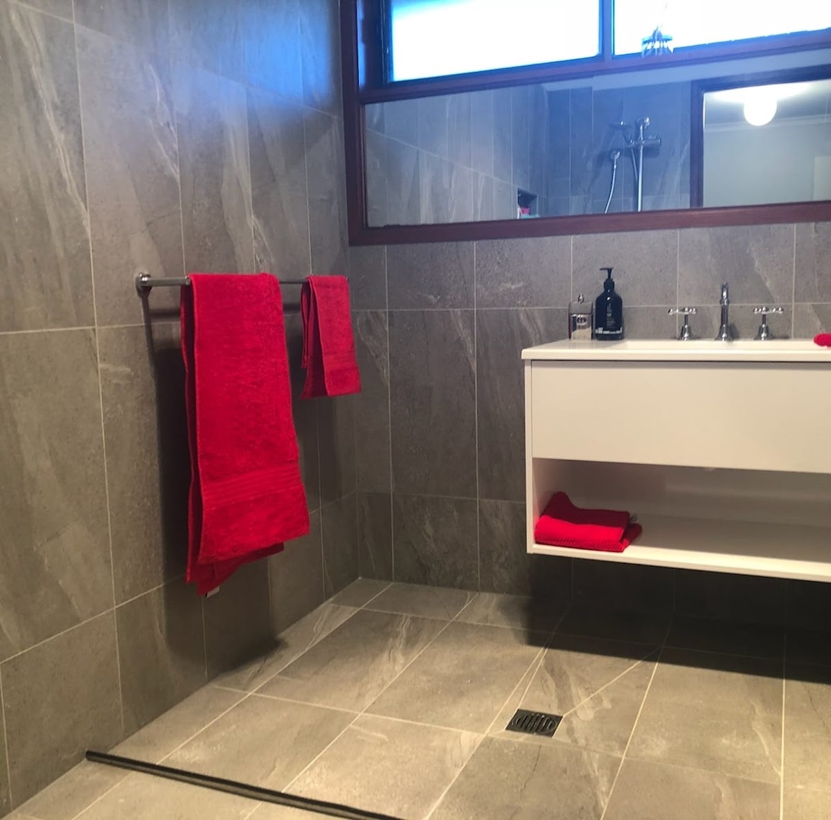 Dale Cleghorn Wall and Floor Tiler