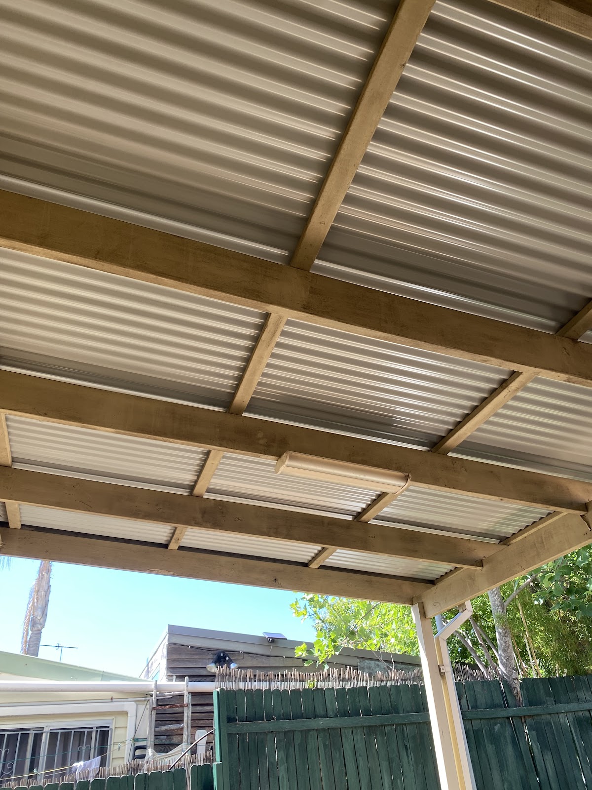 Deluxe Roofing