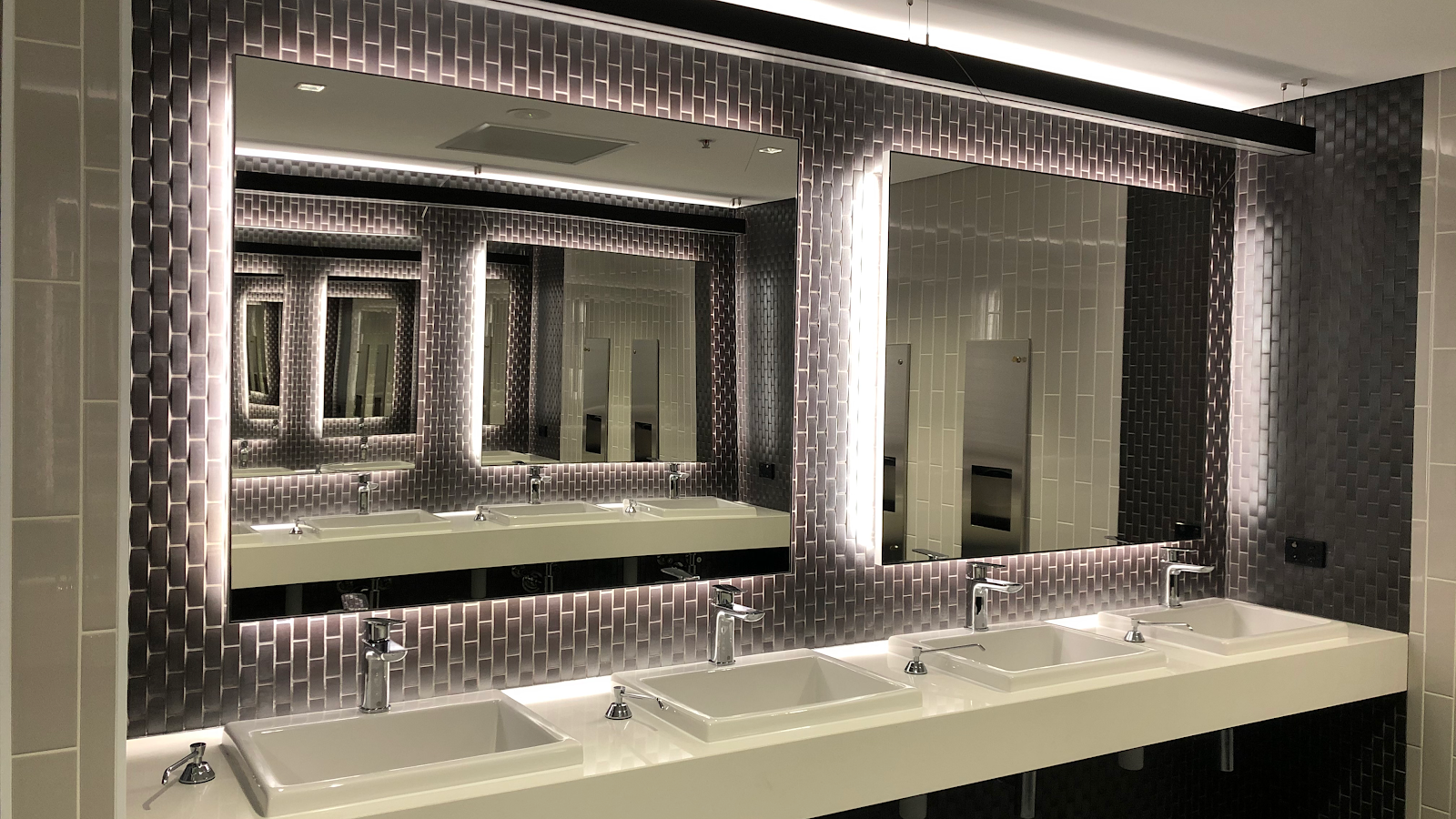 Expo Tiling