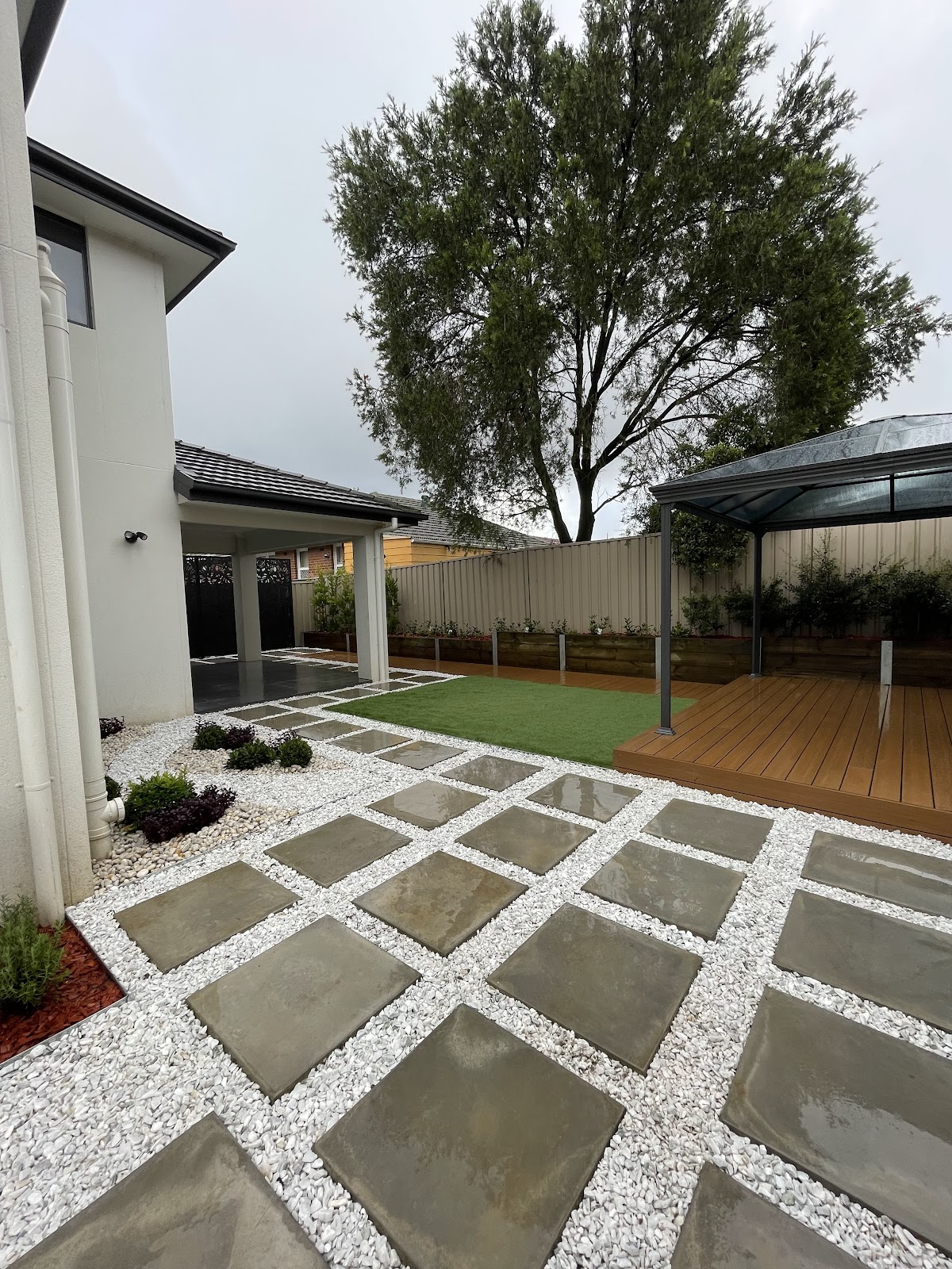 GH Landscape - Pool Fence and Compliance - Aluminum and Glass Pool Fence