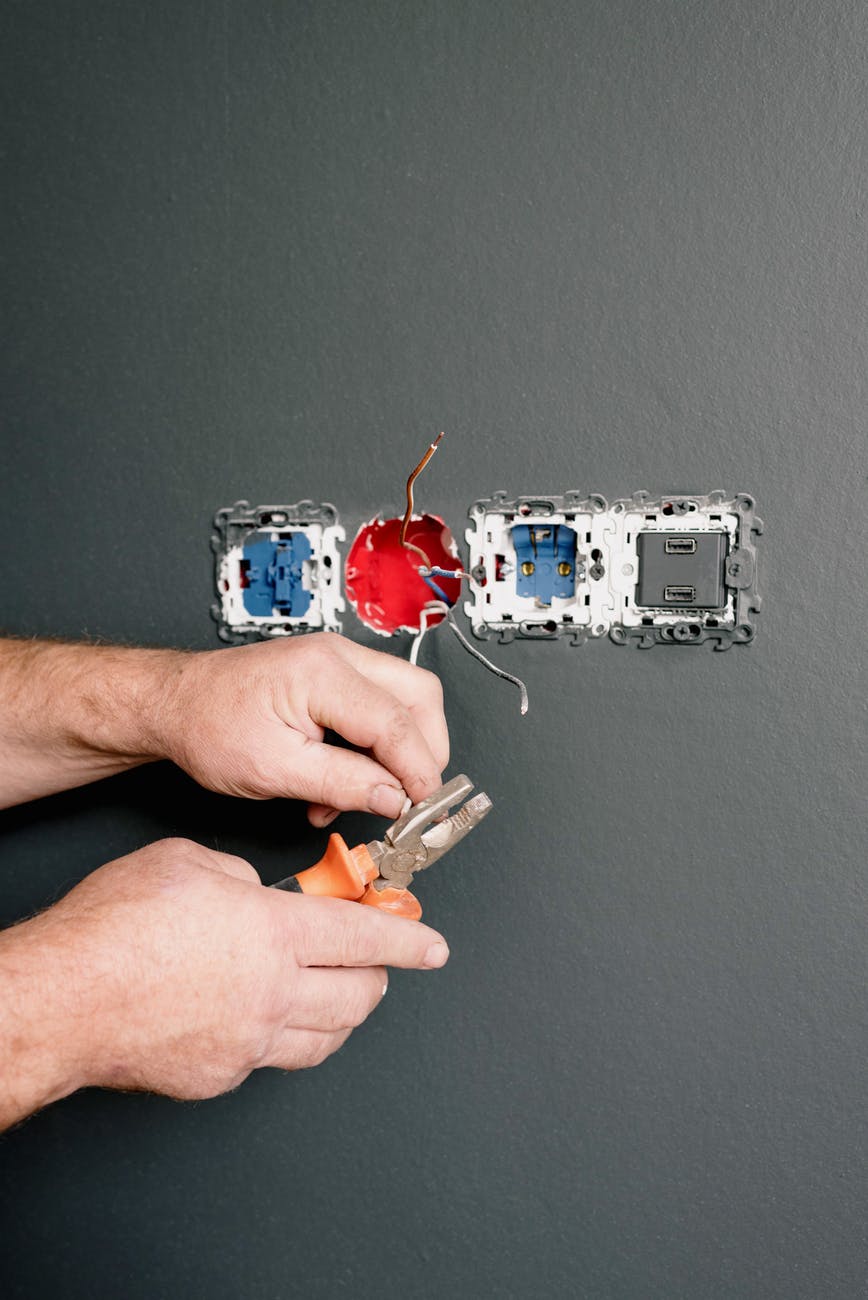 JE Electrical & Mechanical Services