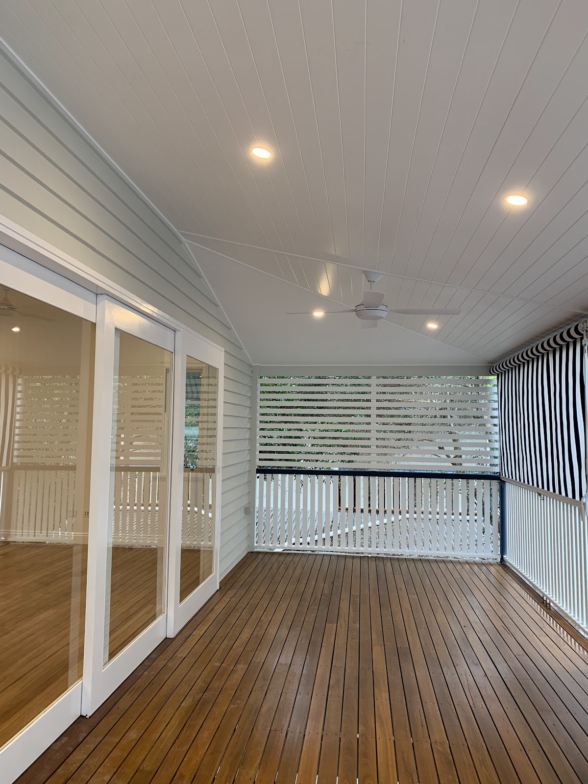 KB PAINTING AND DECORATING SERVICE