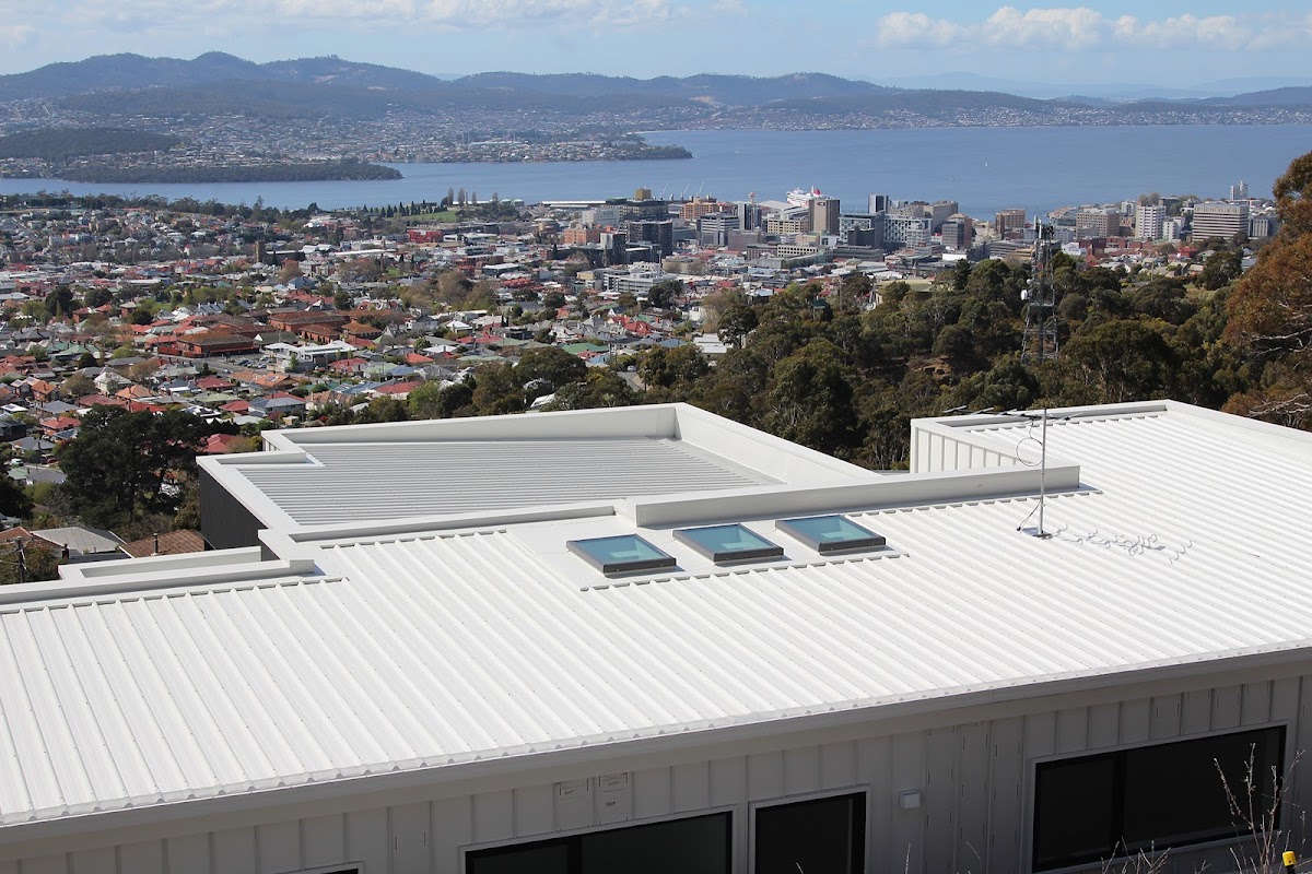 M & B Roofing Service
