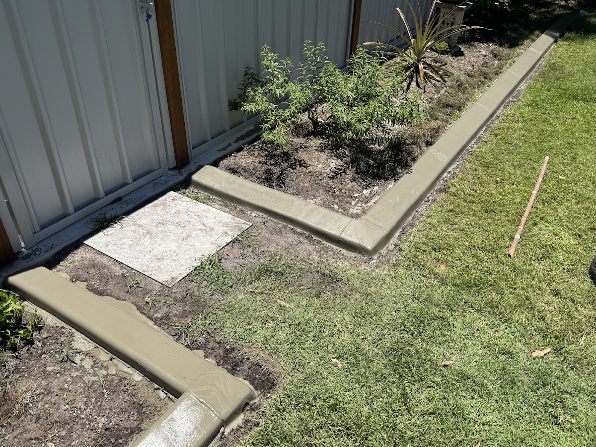 R & L Concrete Edging