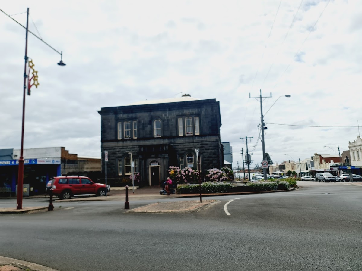 R & M Menzel Electrical Pty Ltd