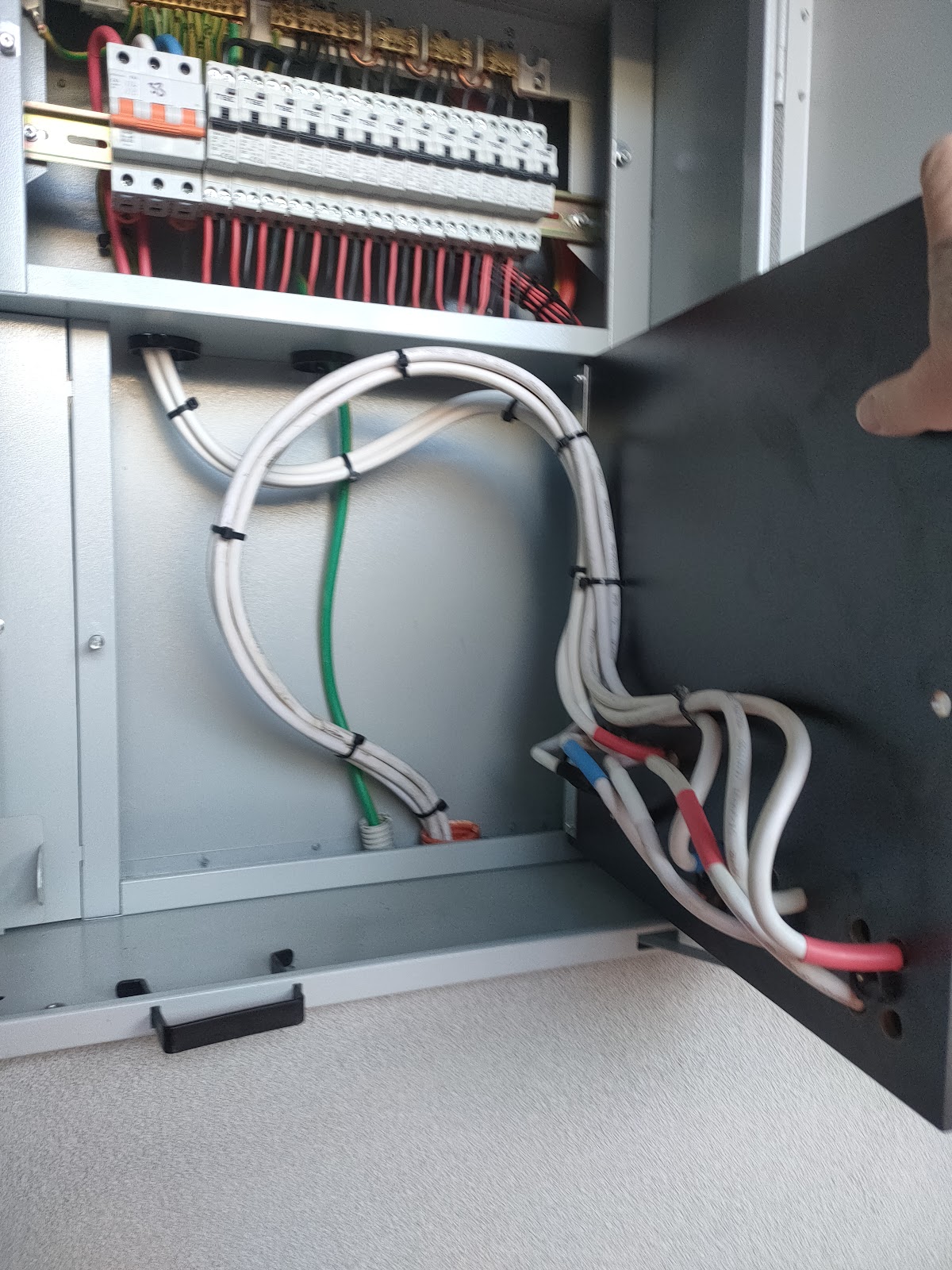 Rundle electrical