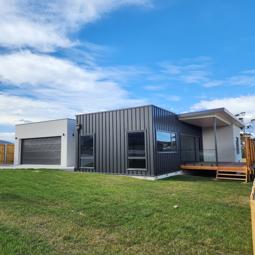 Select Roofing & Guttering