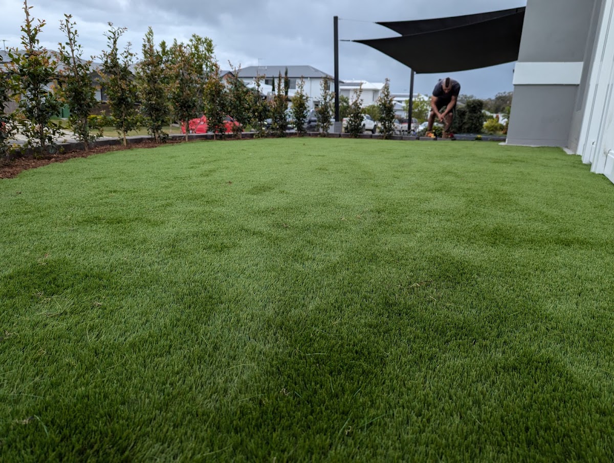 Shoreline synthetic turf