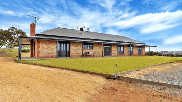 Spruce it SA - PROPERTY MAKOVERS (Earthmoving to PAINTING)