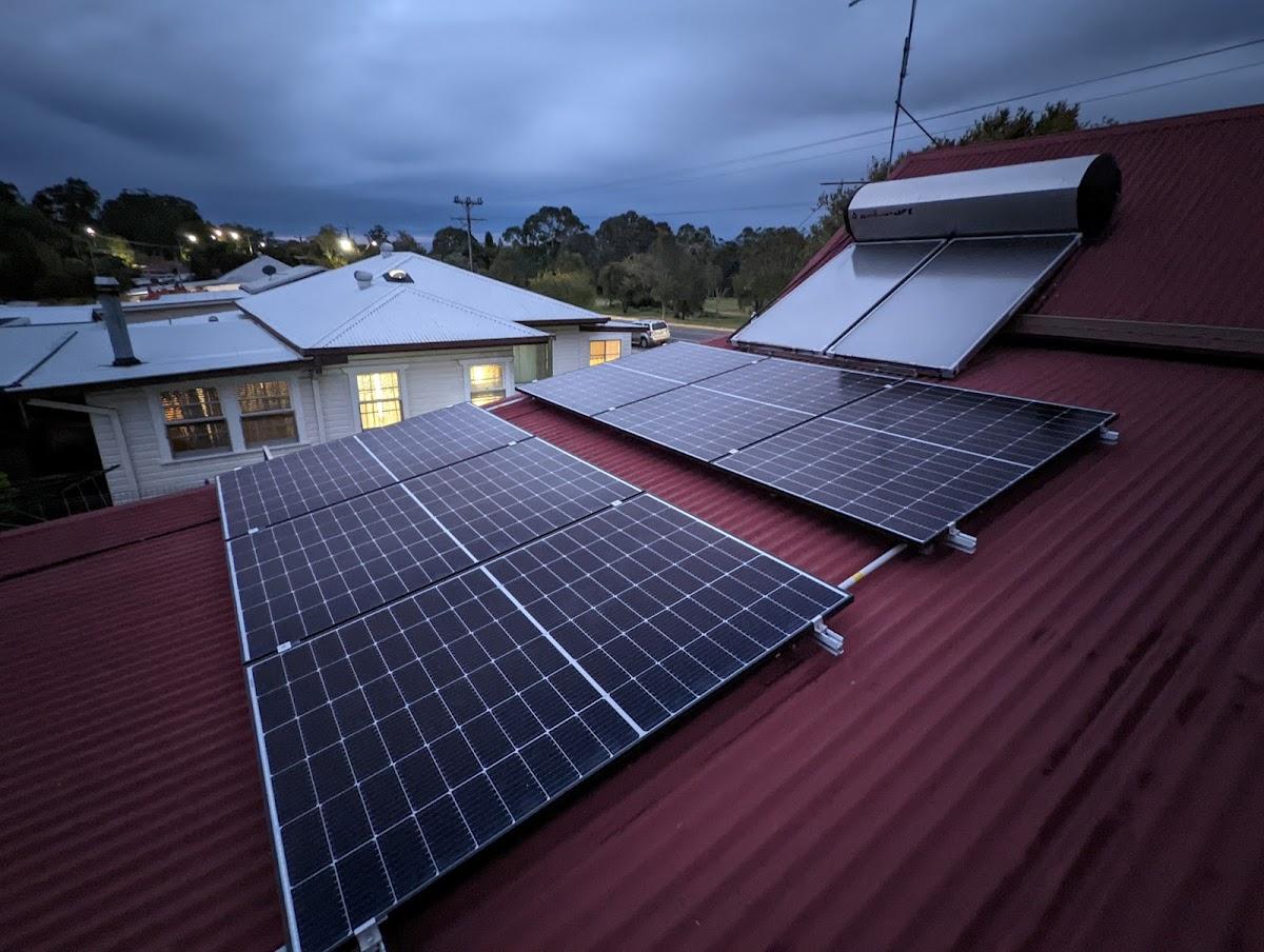 APRACS PTY LTD Electrical, Refrigeration, Air Conditioning, Solar & Batteries