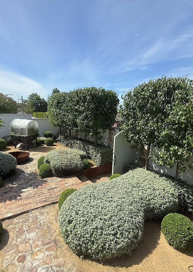 Central Oak Gardens