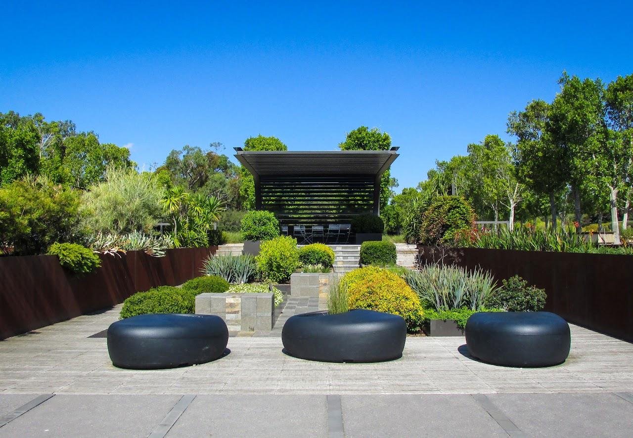 Contemporary Landscapes & Maintenance