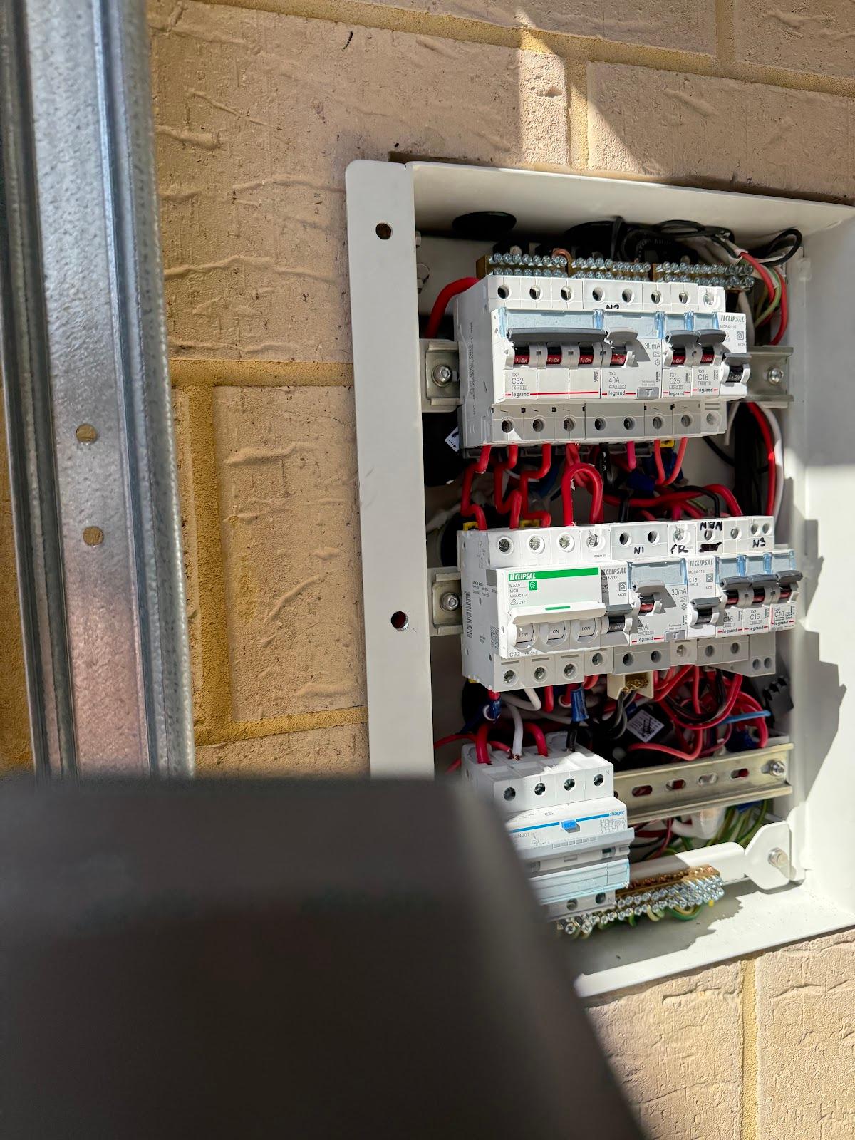 Cousins Electrics