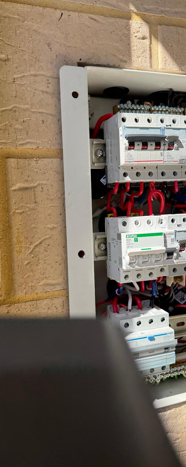 Cousins Electrics