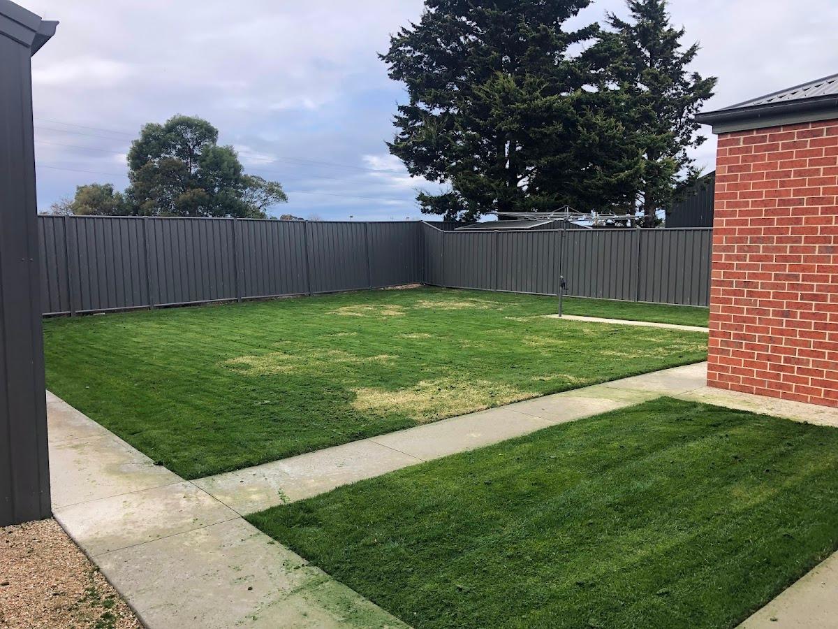 Des's lawns and gardening service