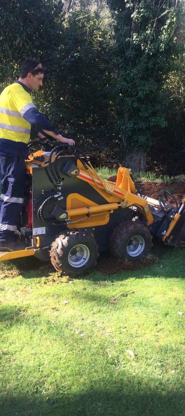 FIRSTCHOICE Lawns & landscaping solutions