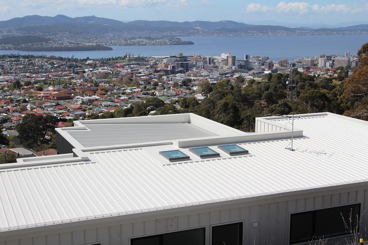 M & B Roofing Service