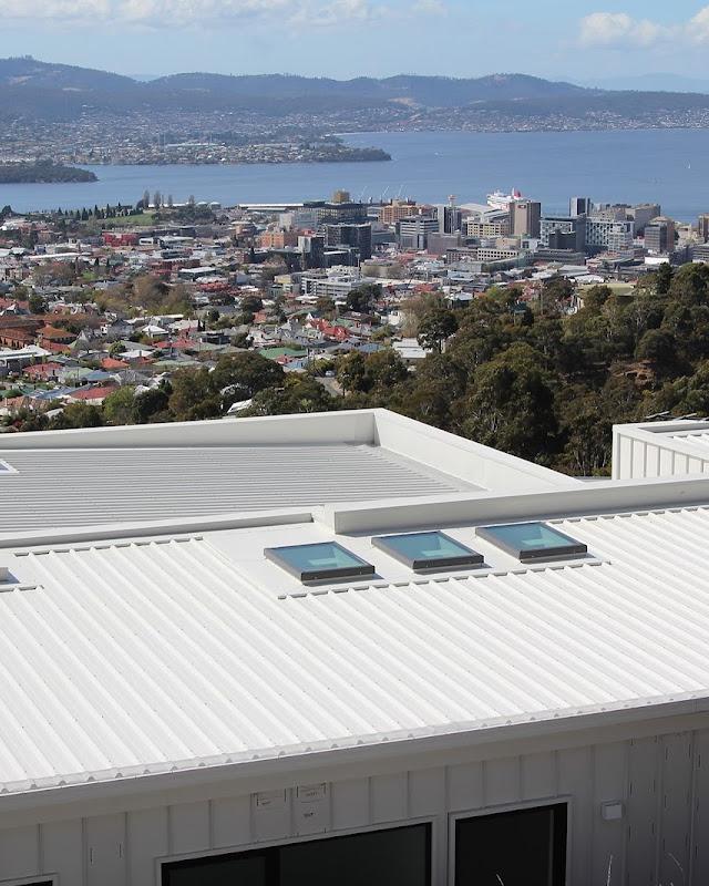 M & B Roofing Service
