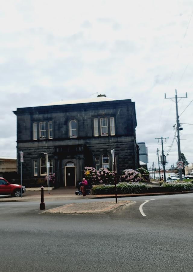 R & M Menzel Electrical Pty Ltd