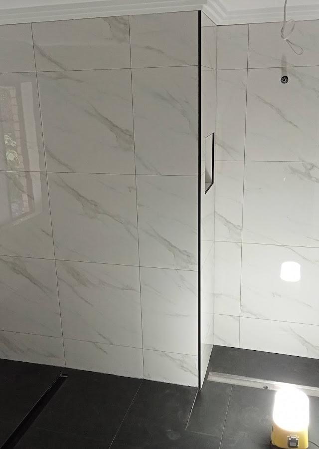 Straight Flush Tiling
