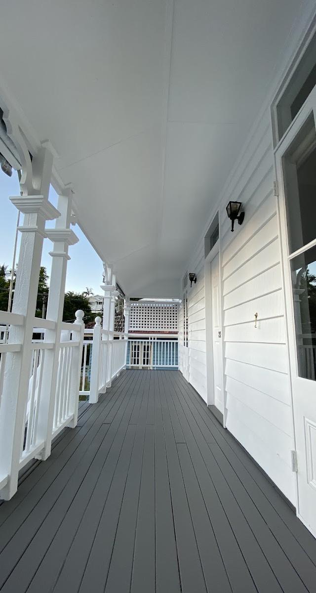 Sunshine paint and deco