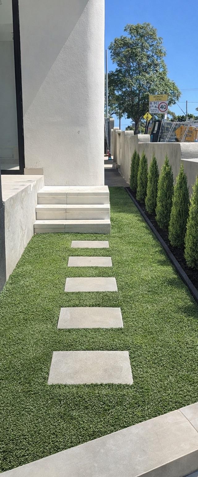 SYDNEY TURF AND LANDSCAPING